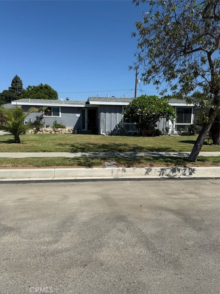 1323 W Goodhue Avenue  Anaheim CA 92802 photo