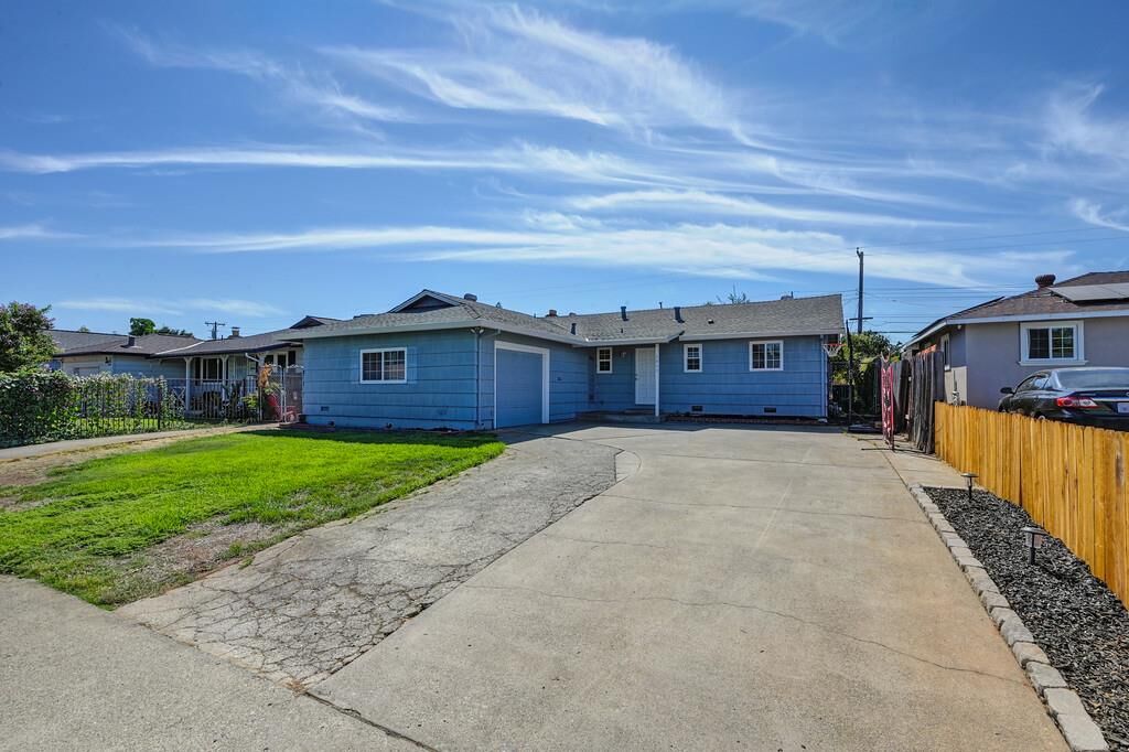 Property Photo: 2640 Tronero Way CA 95670