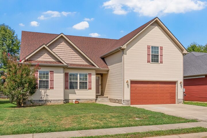 Property Photo:  721 Sleek Fox Dr  TN 37040 