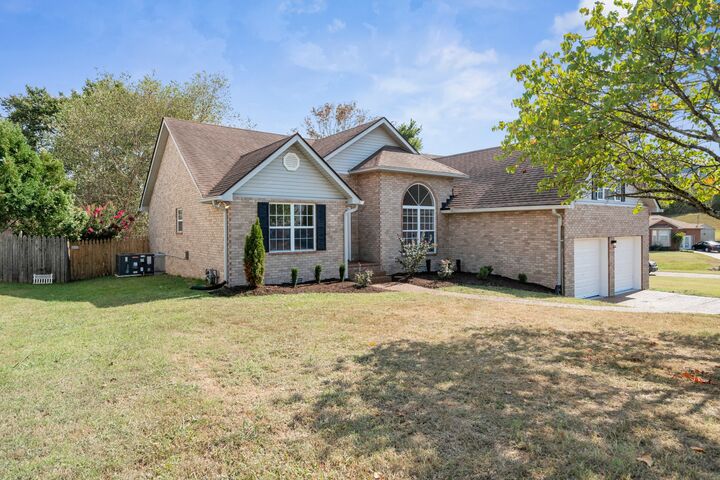 Property Photo: 705 Pinehurst Pt TN 37122