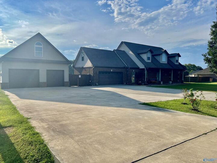 Property Photo: 35 County Road 486 AL 35650