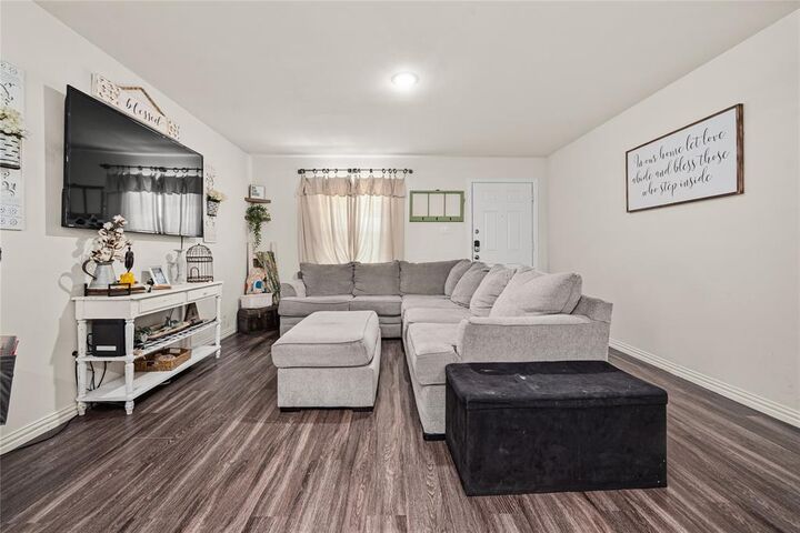 Photo de la propriété:  452 Bobbie Street  TX 75147 