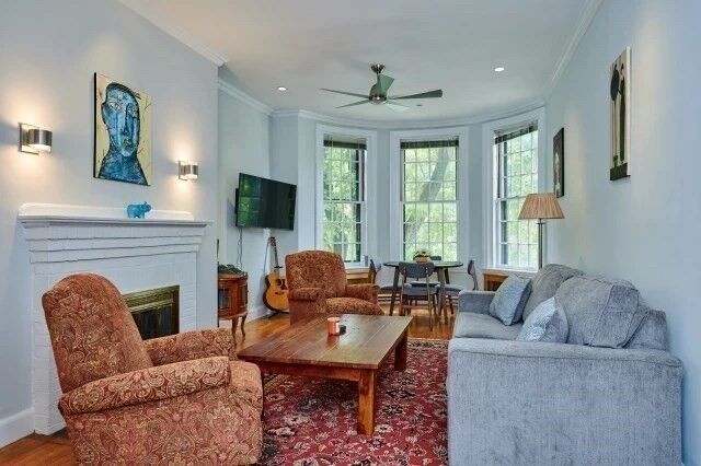 Property Photo:  354 Beacon St 5  MA 02116 