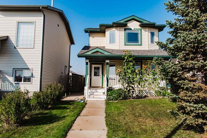 Property Photo: 9818 90A Street AB T8X 1T3