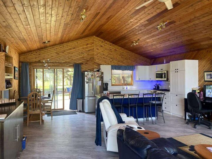 Property Photo: 34 Lakeshore Drive AB T0C 2V0