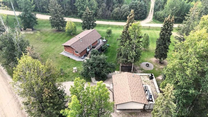 Property Photo: 18315 Township Road 534A AB T7E 3T3