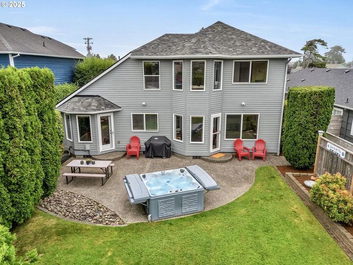 Property Photo: 321 Avenue U OR 97138