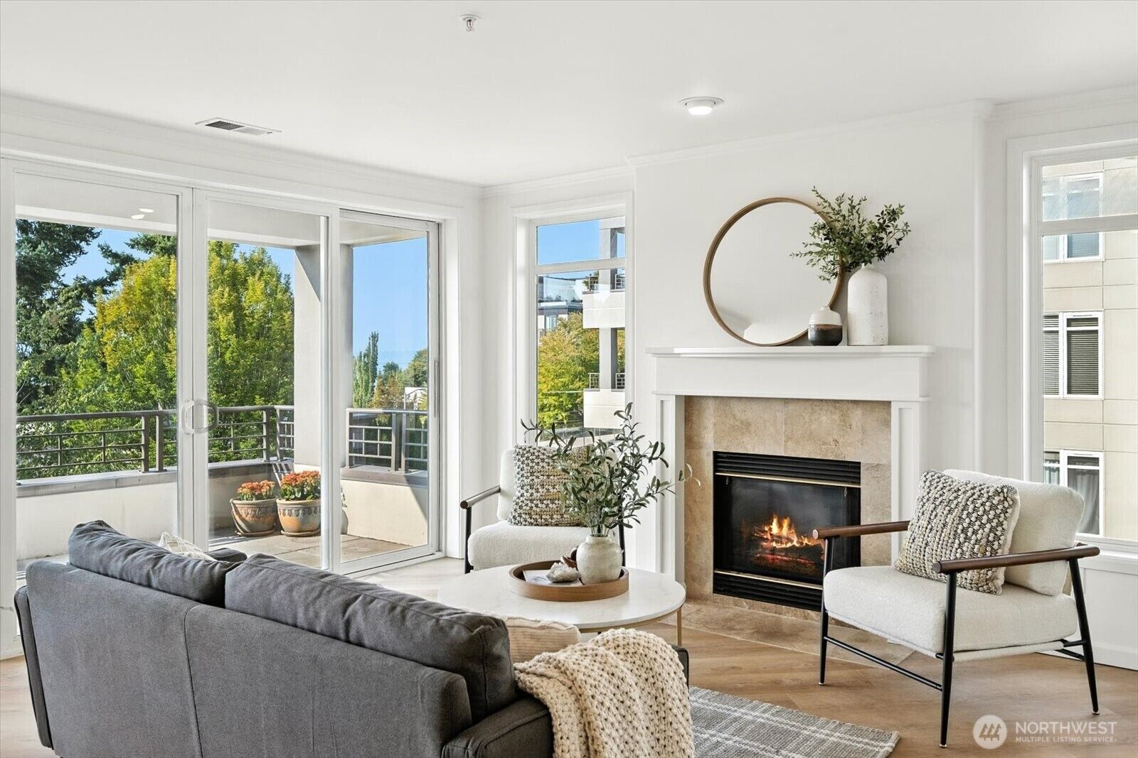 Property Photo:  225  4th Avenue B302  WA 98033 