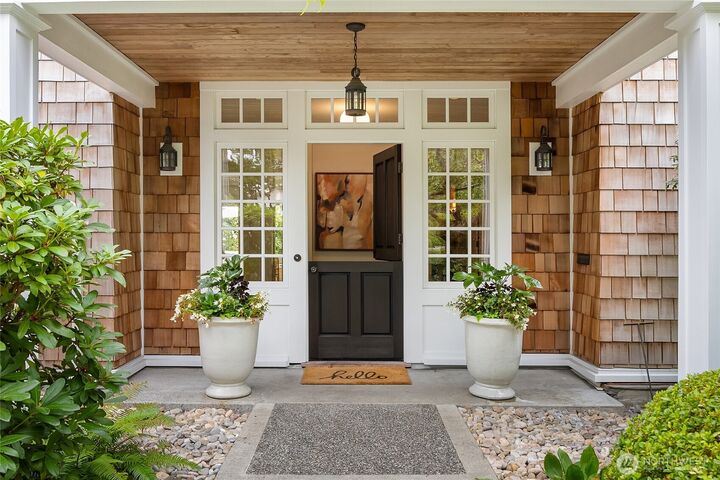 Property Photo:  3221 E Morley Way  WA 98112