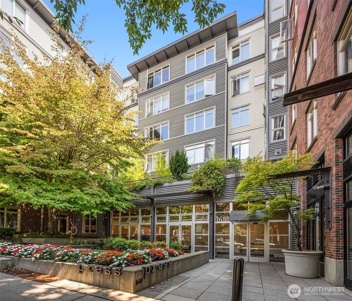 1610  Belmont Avenue 606  Seattle WA 98122 photo
