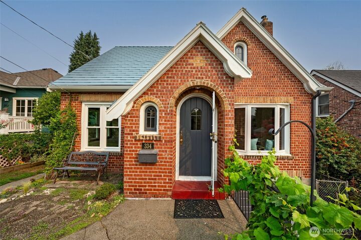 Property Photo:  334 NE 57th Street  WA 98105 
