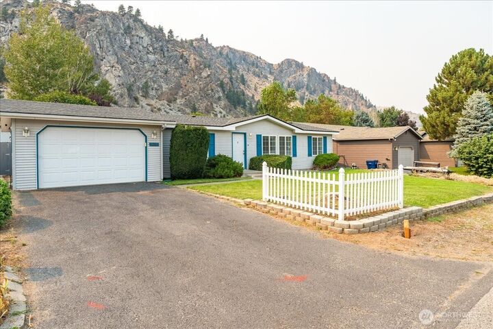 Property Photo:  14904  Golden Delicious Street  WA 98822 