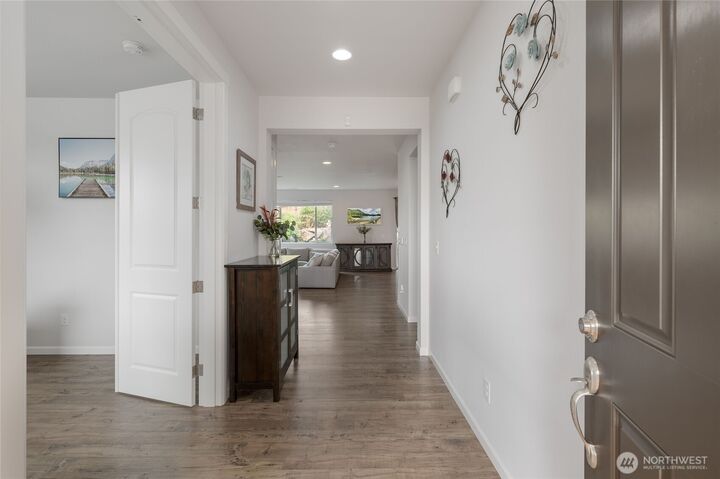 Property Photo: 25802 205th Place SE WA 98042