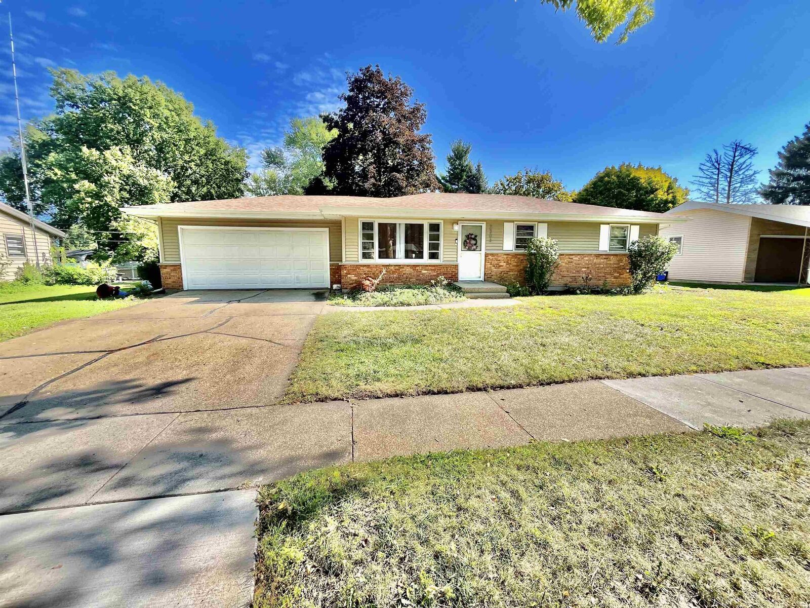 Property Photo:  2304 Maple Avenue  IL 61111 