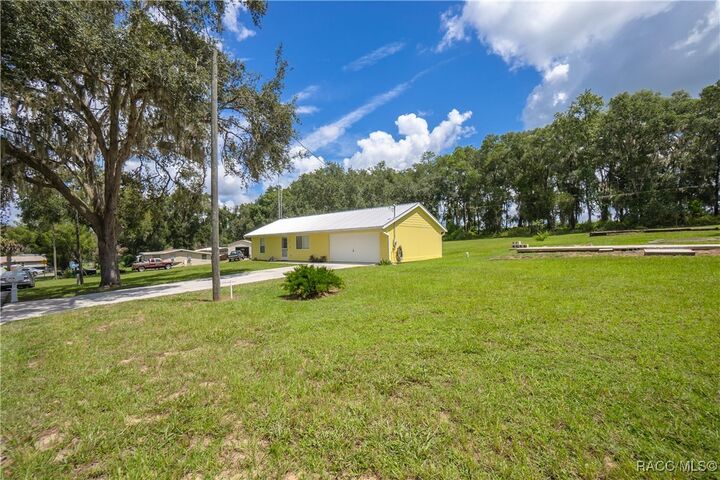 Property Photo: 9423 S Kingfish Terrace FL 34436