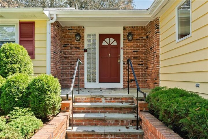 Property Photo:  26 Westwood Drive  RI 02871 