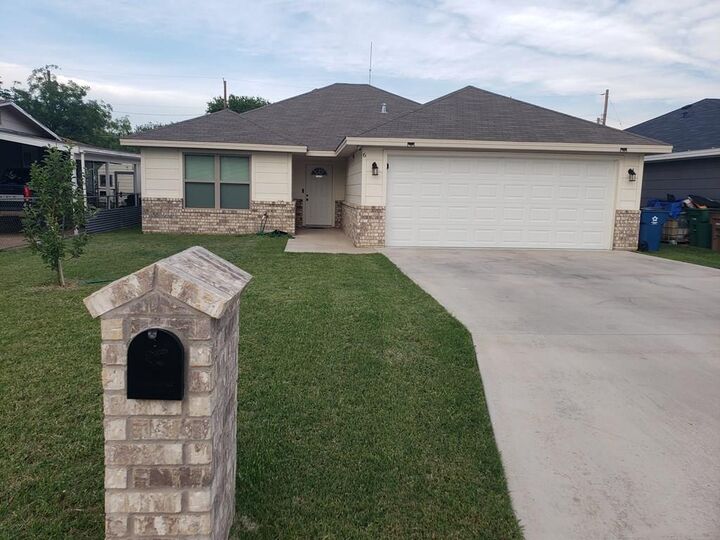 Property Photo: 6 Goodfellow Ave TX 76905