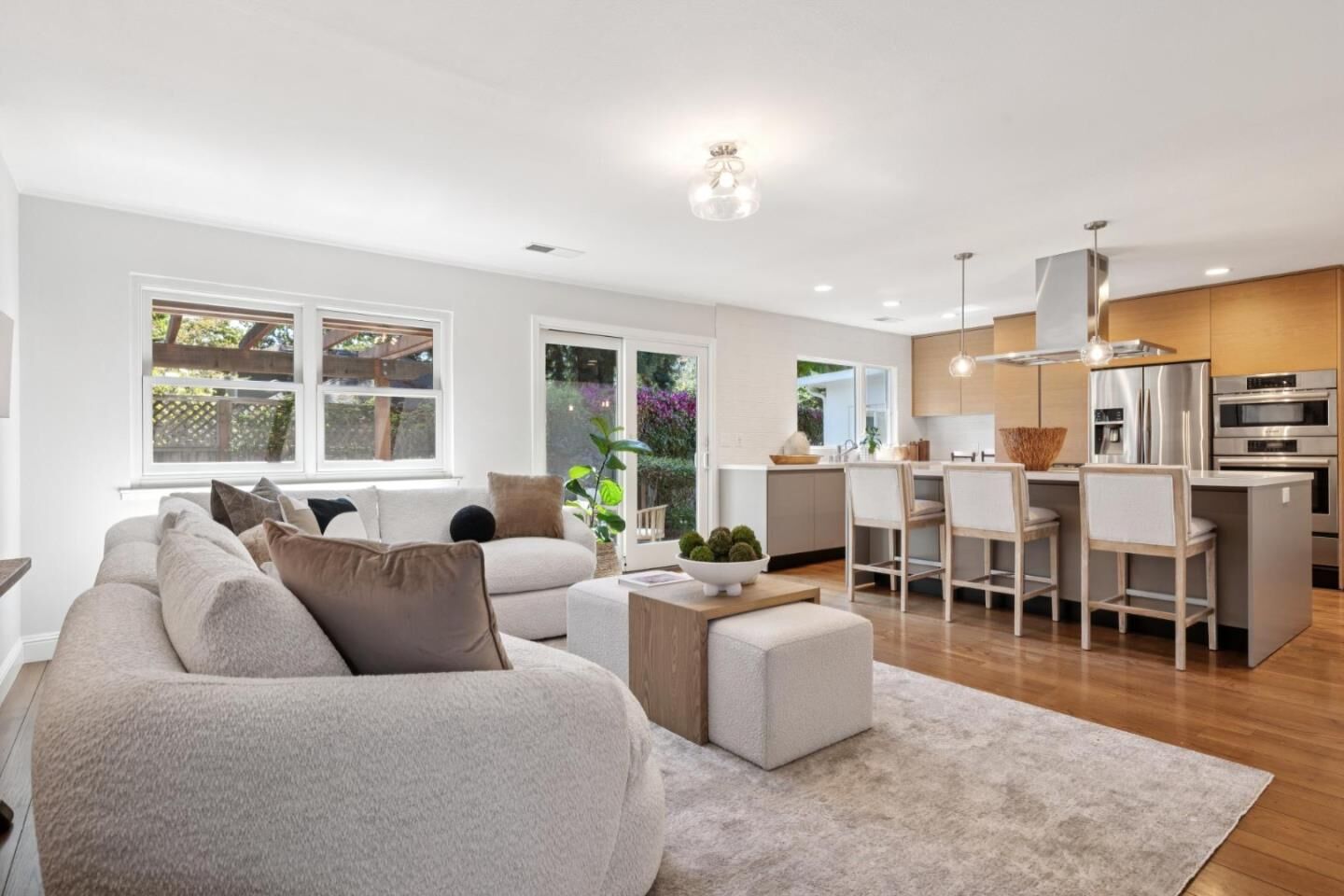 Property Photo:  400 Santa Margarita Avenue  CA 94025 