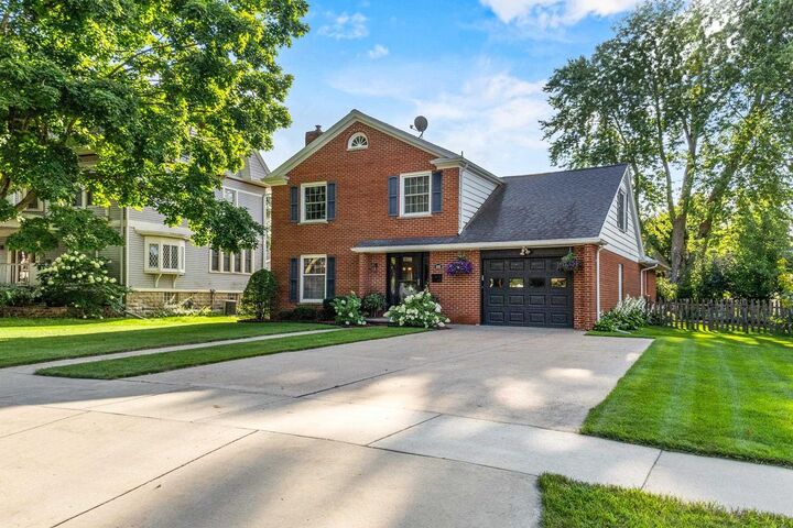 Property Photo:  806 Watson Street  WI 54971 