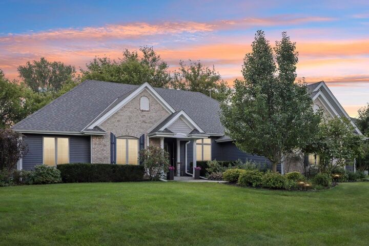 460 East Red Pine Circle  Dousman WI 53118 photo