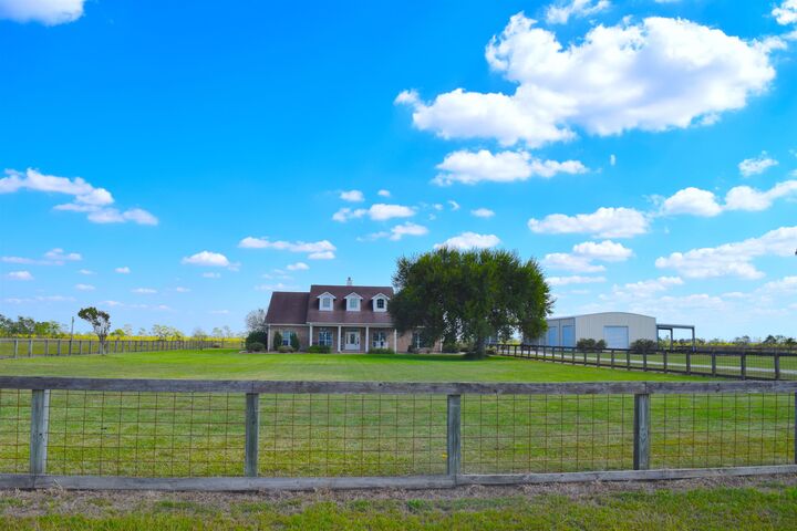 5155 McDermand Rd  Beaumont TX 77713 photo