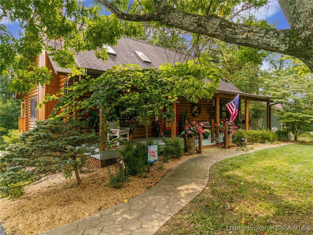 Property Photo: 4012 Tanglewood Drive IN 47119