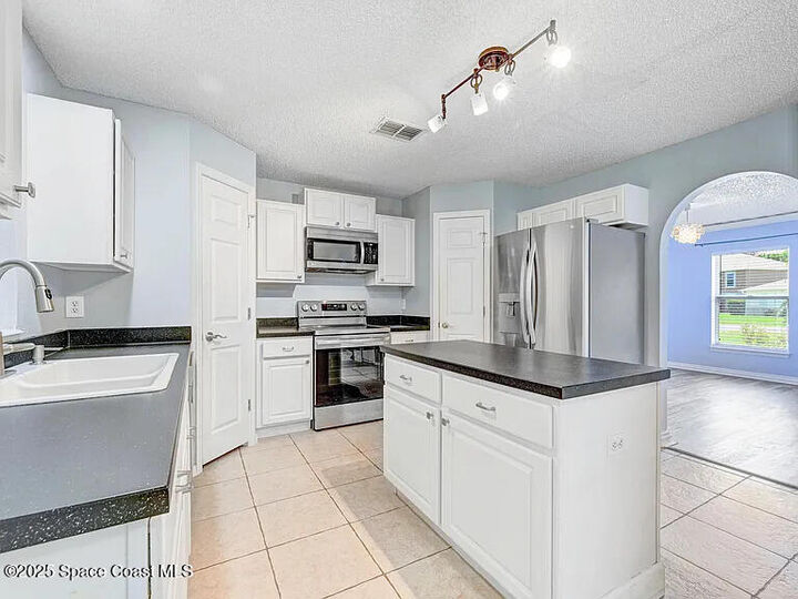 Property Photo: 2240 Spring Creek Circle NE FL 32905