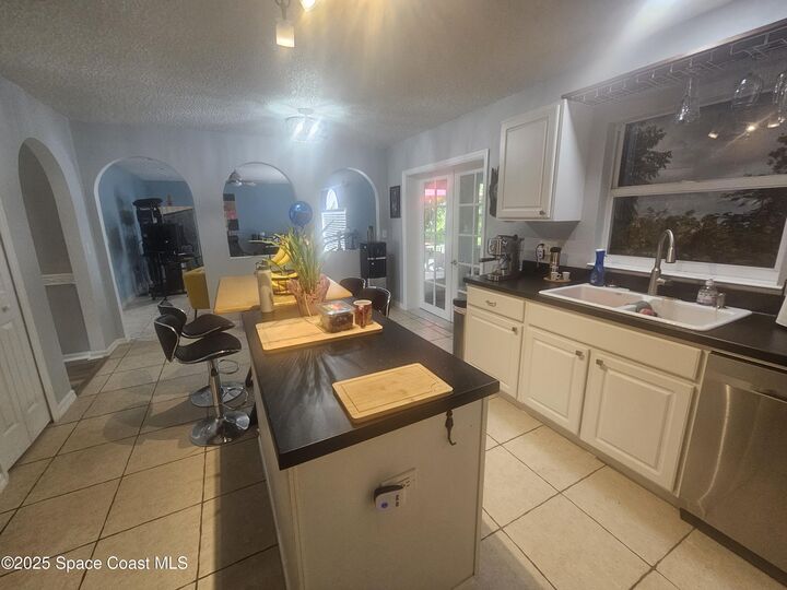 Property Photo: 2240 Spring Creek Circle NE FL 32905