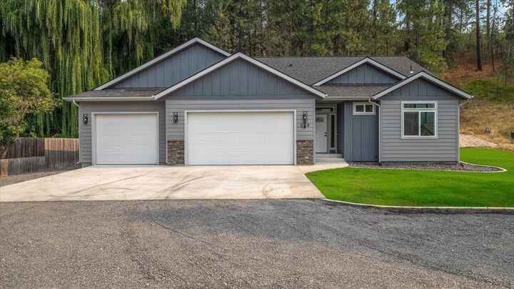 209 E Franklin Dr  Nine Mile Falls WA 99026 photo