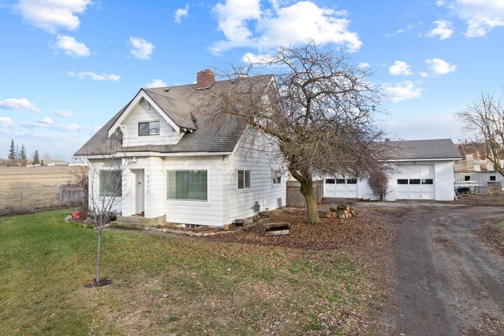 Property Photo:  9010 N Five Mile Rd  WA 99208 