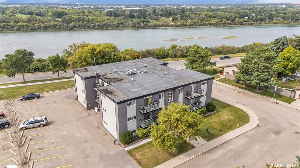 Photo de la propriété:  2106 St Cecilia Avenue 15  SK S7M 0P2 