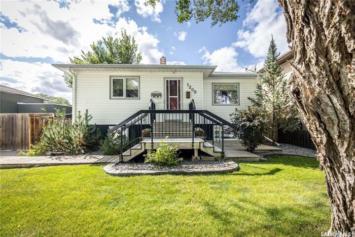 Property Photo: 1209 L Avenue S SK S7M 2J9