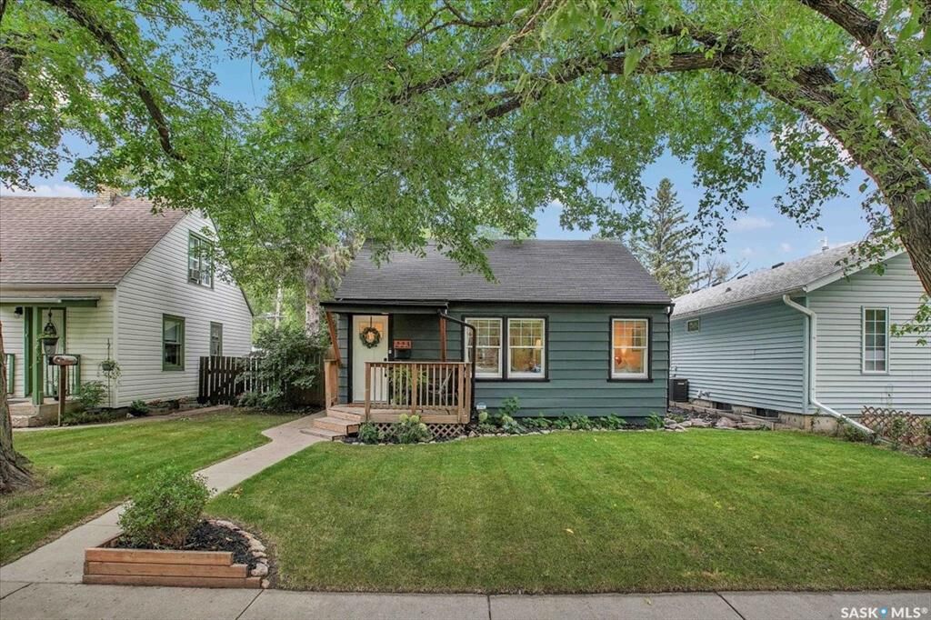 Photo de la propriété:  223 Adelaide Street E  SK S7J 0H5 