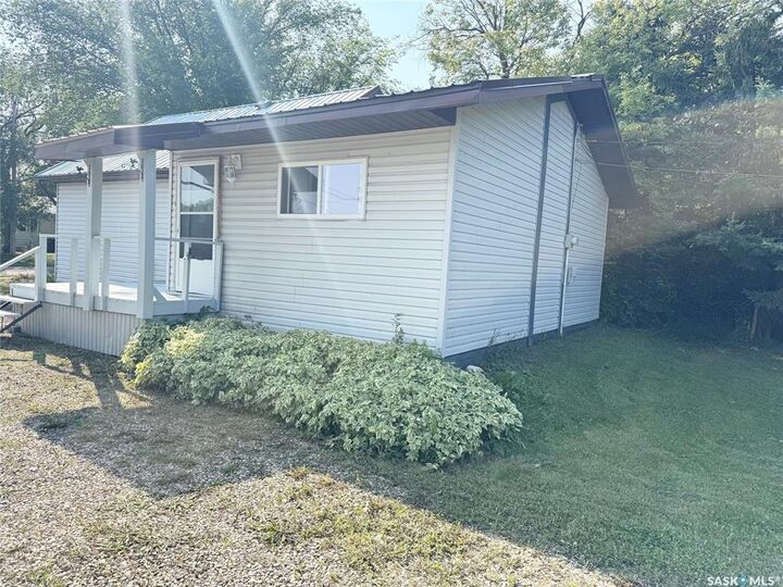 Property Photo:  201 1st Street N  SK S0K 2Z0 