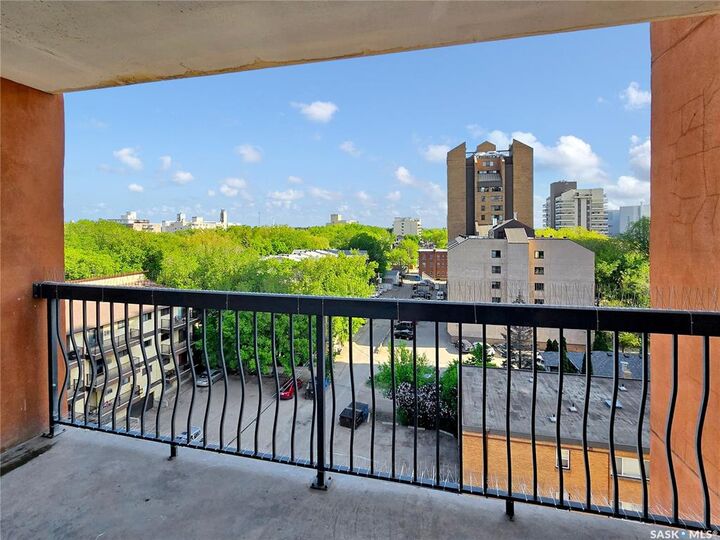 Property Photo: 405 5th Avenue N 703 SK S7K 6Z3