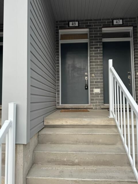 Property Photo:  990 Deveron Crescent 49  ON N5Z 0B3 