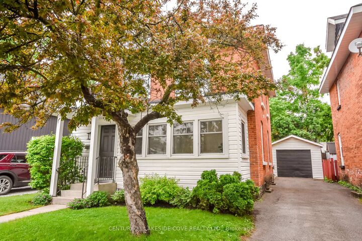 Photo de la propriété:  74 Penetang Street  ON L3V 3N5 