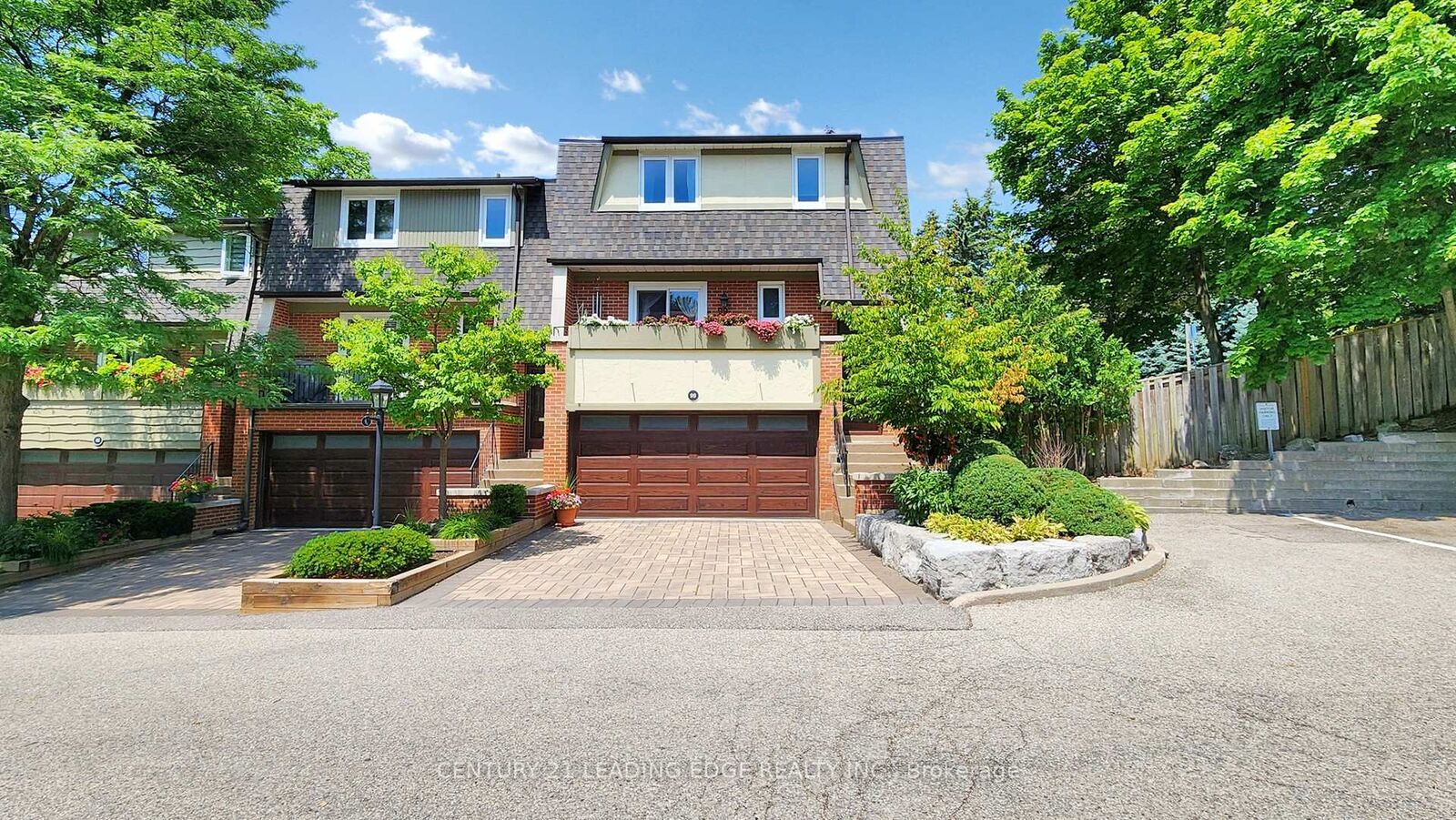 Property Photo:  99 Quail Valley Crescent  ON L3T 4P9 