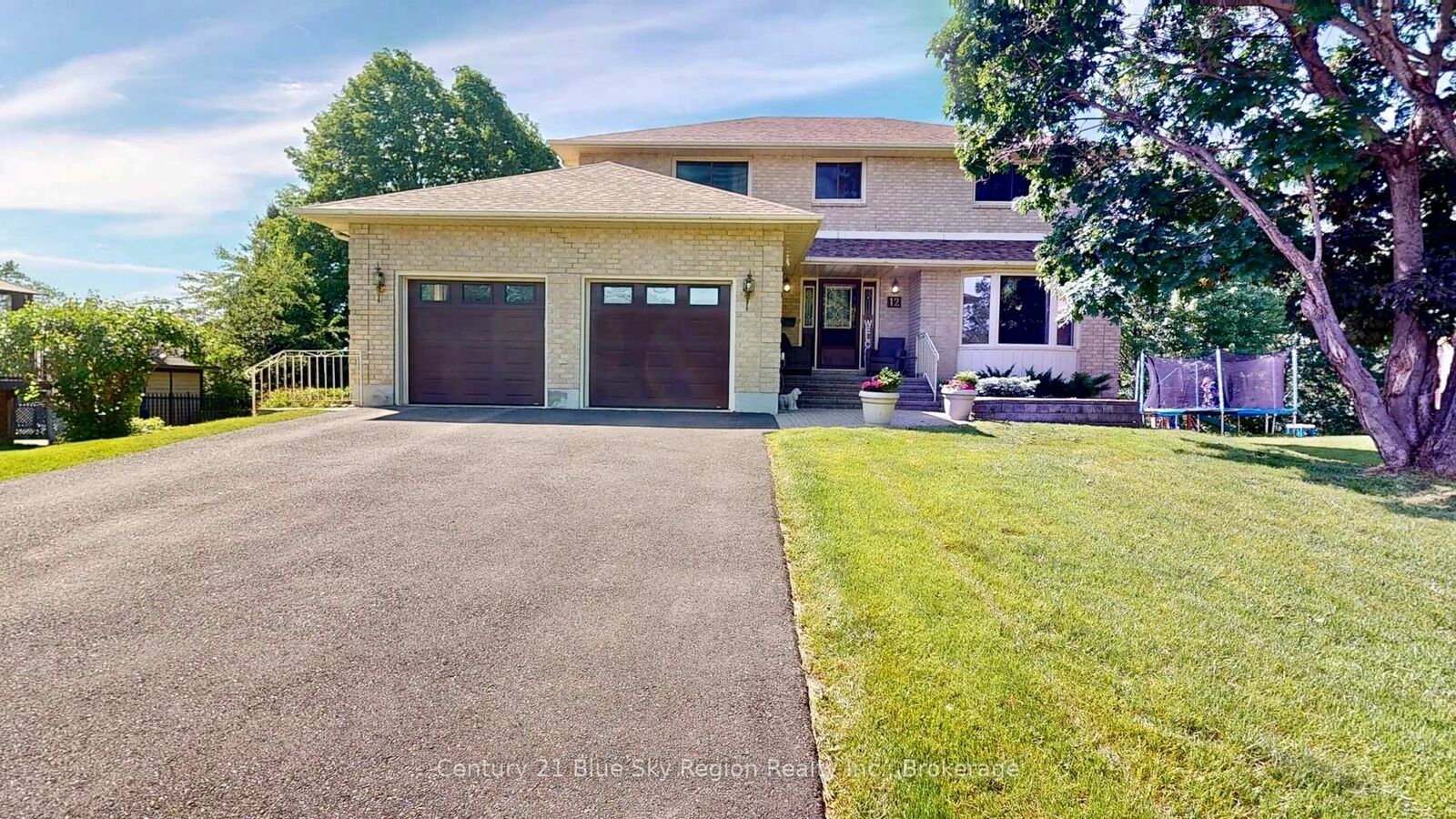 Photo de la propriété: 12 Vivyenne Court ON P1A 4J2