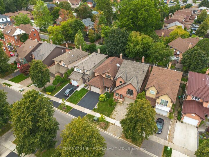 Photo de la propriété:  56 Sproule Drive  ON L6V 4B4 