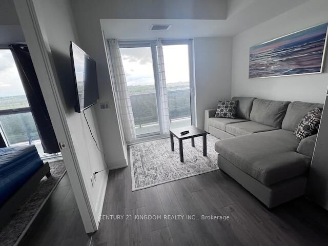 Property Photo:  2545 Simcoe Street N 1505  ON L1L 0W3 