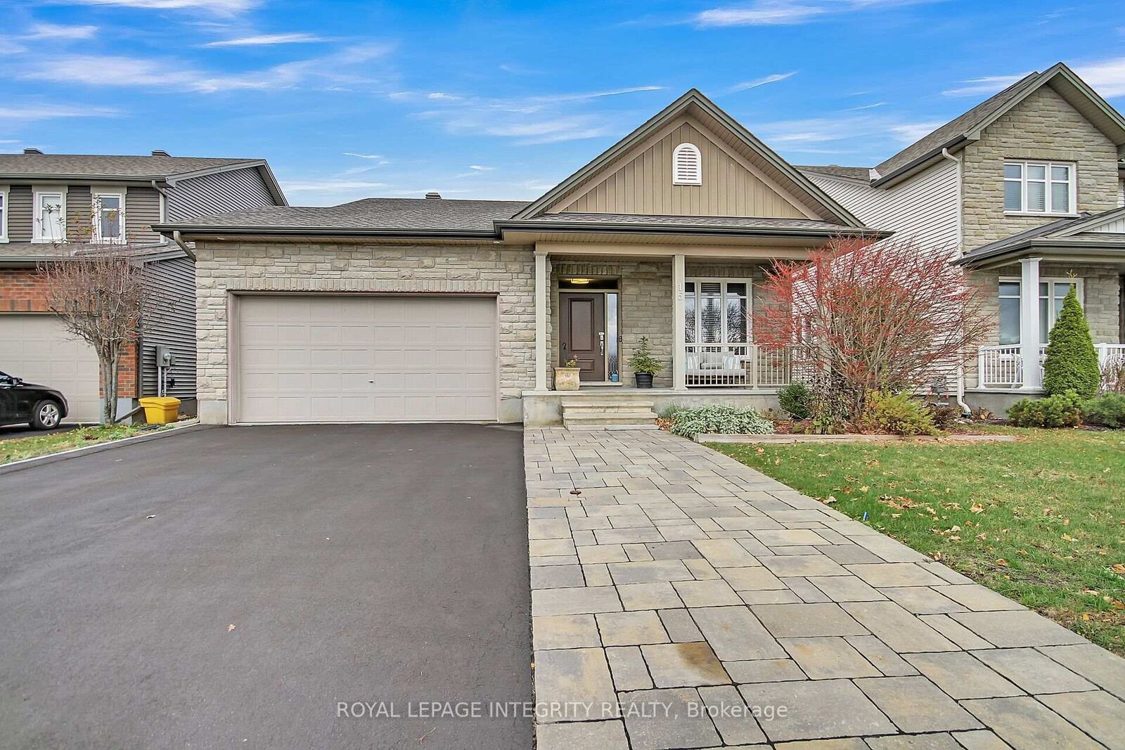 Property Photo: 15 York Crossing N/A ON K4R 0C4