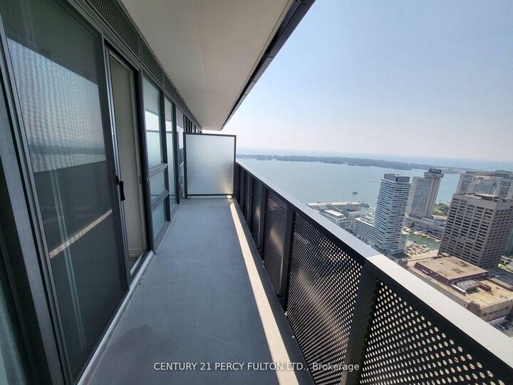 Photo de la propriété: 138 Downes Street 5310 ON M5E 0E4