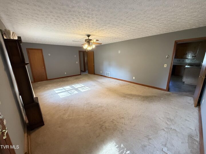 Property Photo: 410 Elm Lane TN 37604
