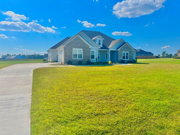 Property Photo:  553 Indian Creek Circle  GA 31620 
