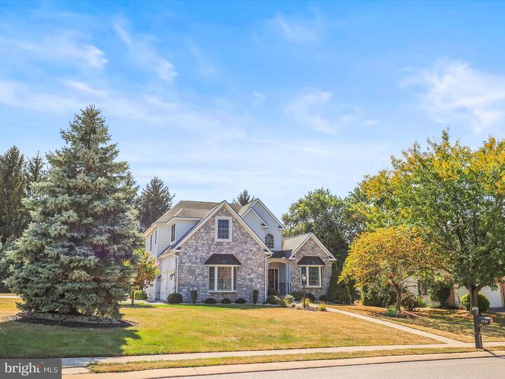 Property Photo:  2200 Parkton Lane  PA 17408 