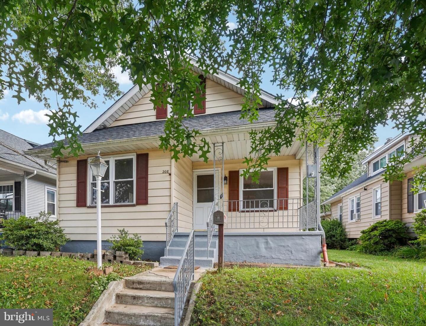 Property Photo: 208 E Pine Street NJ 08106