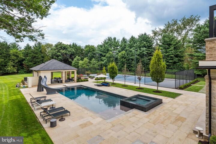 Property Photo:  8913 Holly Leaf Lane  MD 20817 