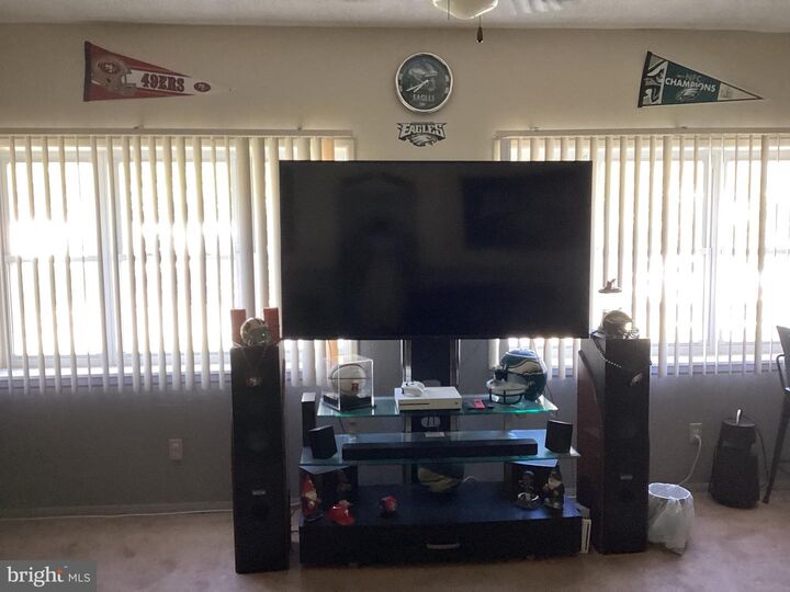 Property Photo:  
