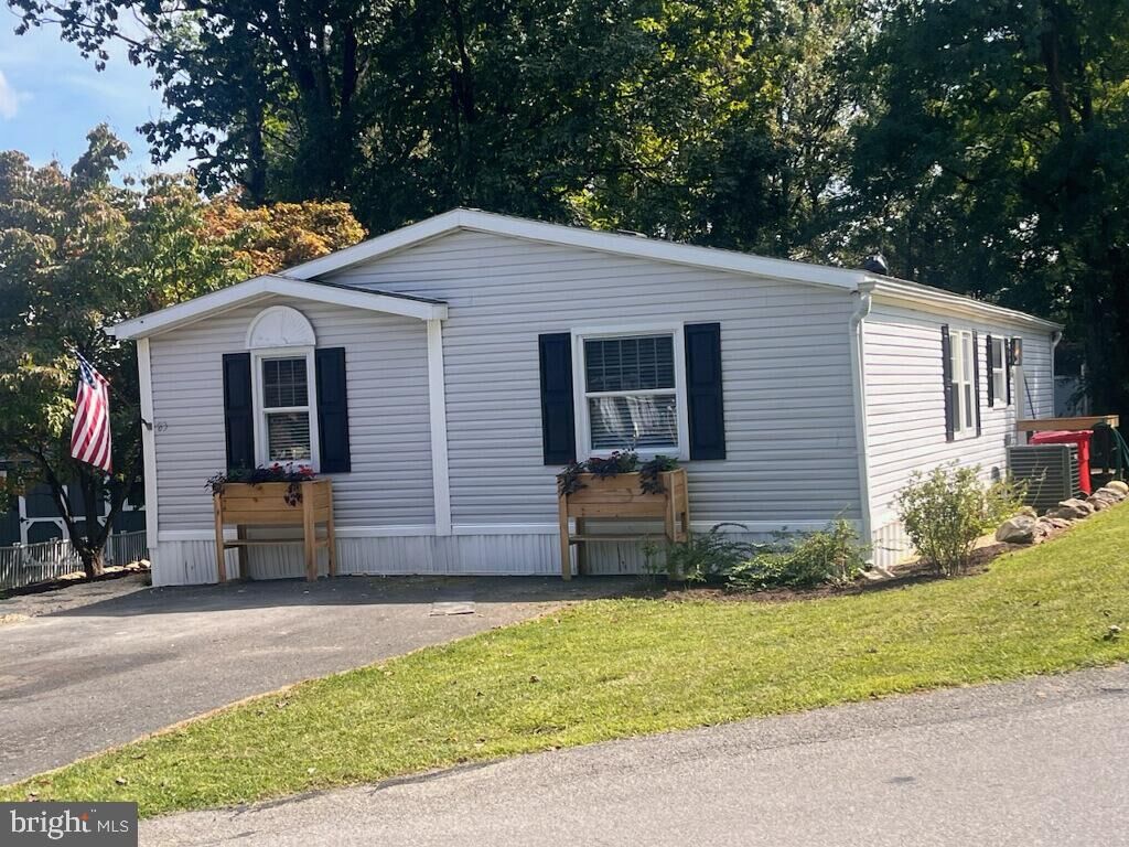 Property Photo:  83 Mansfield Drive  PA 18062 